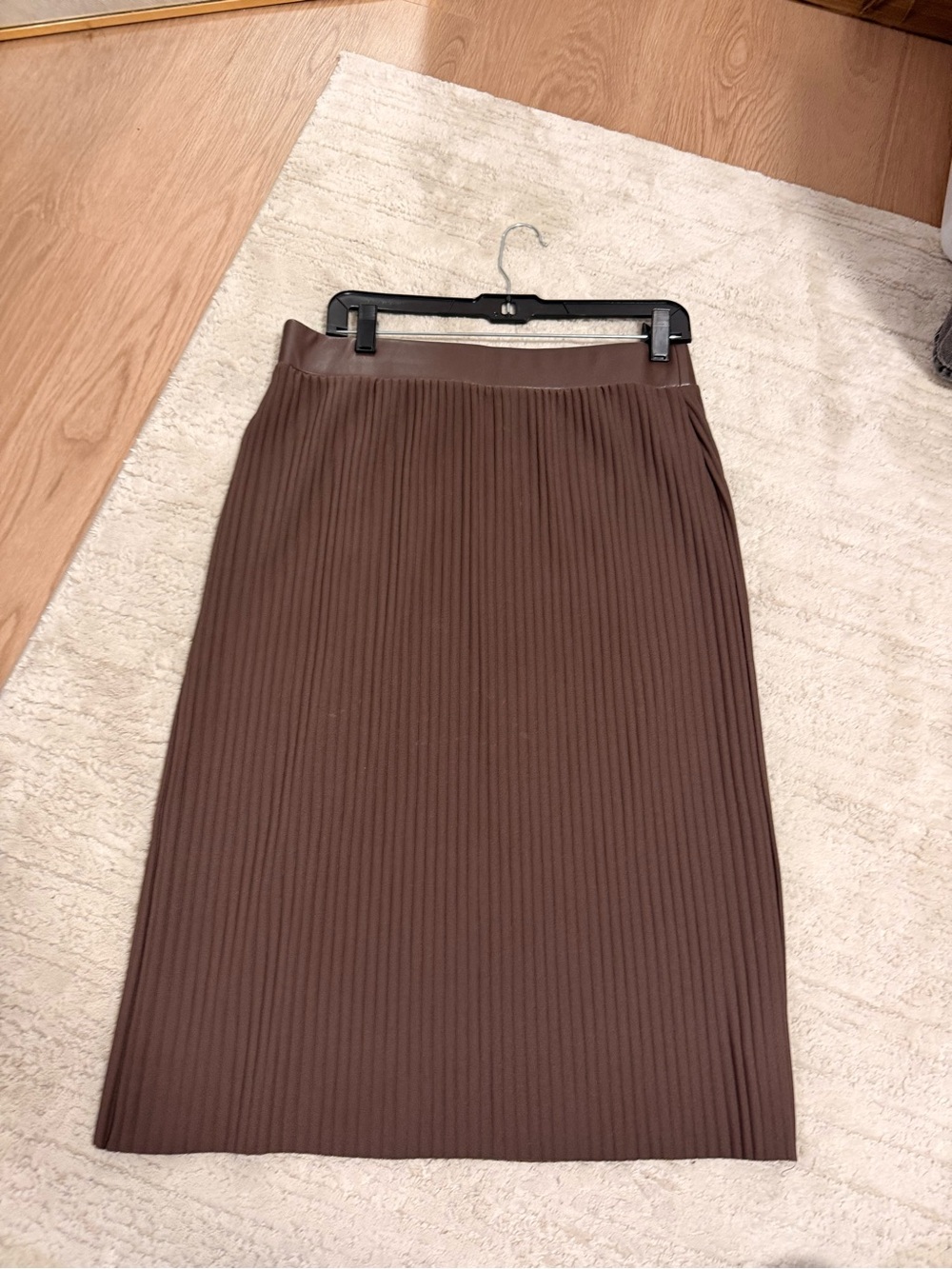 Marc Jacobs Chocolate Brown Ribbed Midi Skirt with Button Trim - Picture 4 of 4